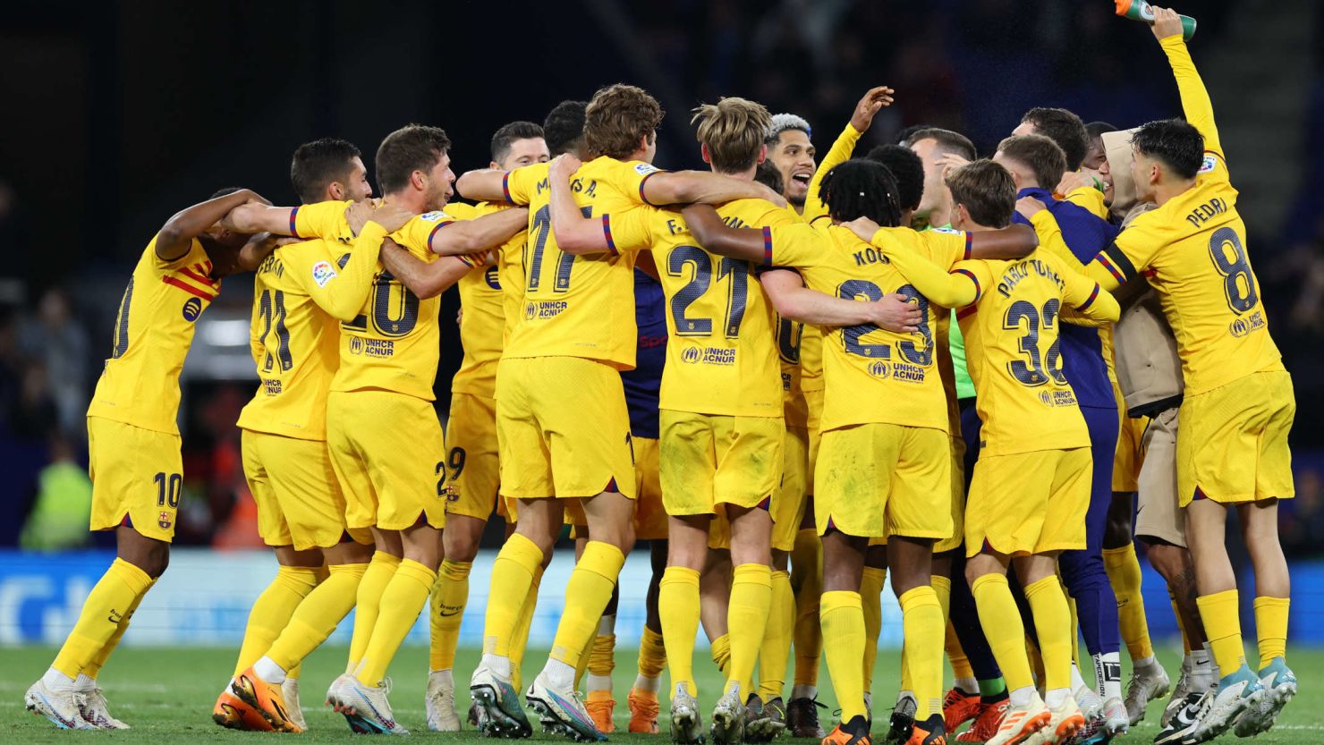 不少球迷表 不少球迷表